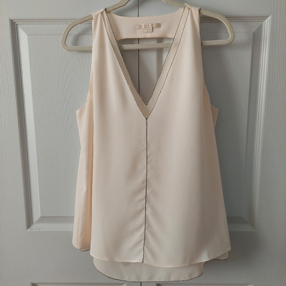 Cooper & Ella V neck underlay tank - Picture 2 of 9